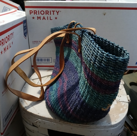 🌸💝🎒CUSTOM WEAVED BAG 18"×11"🆕💐🌺NEW!! A FABULOUS VINTAGE GIFT. - Picture 4 of 5